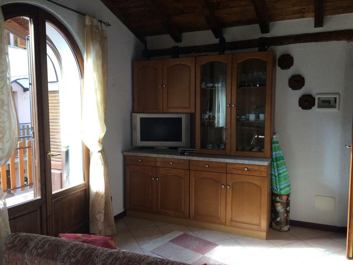 Chalet con Piscina Garzeno Esterno foto