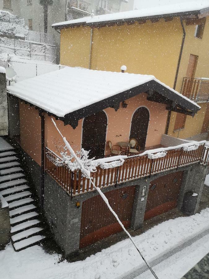 Chalet con Piscina Garzeno Esterno foto