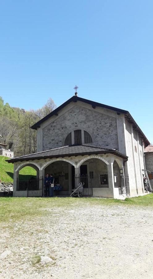 Chalet con Piscina Garzeno Esterno foto